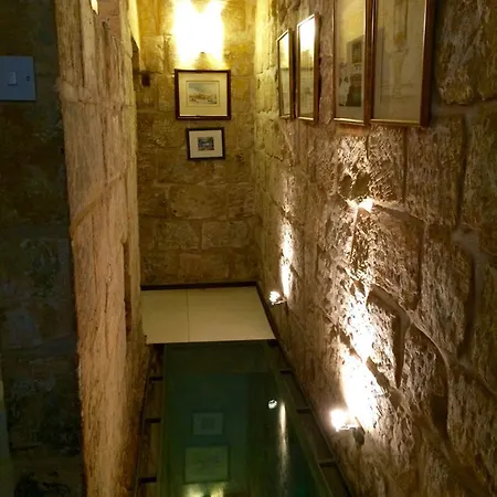 Traditional * Valletta