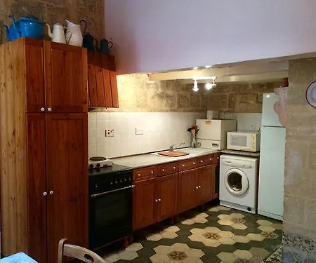Apartment Traditional